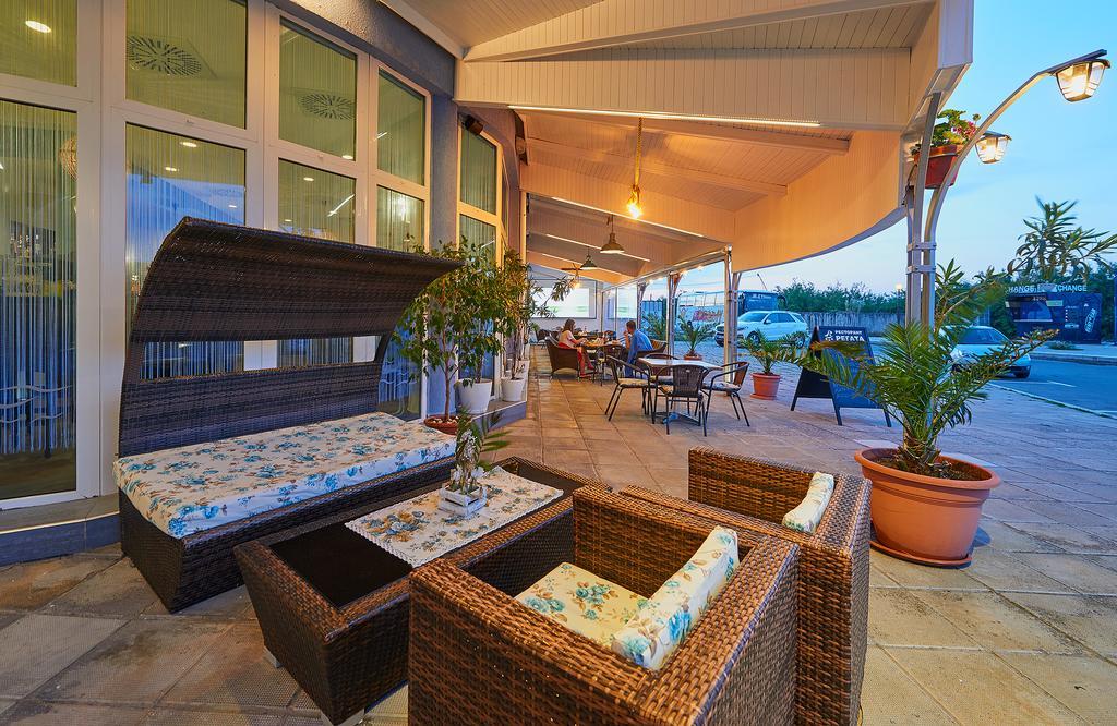 Family Hotel Regata Поморіє Екстер'єр фото